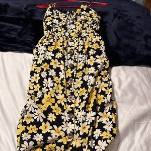 maxi black and yellow dress. With pockets!!!